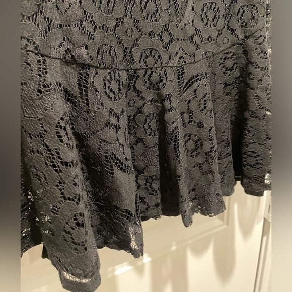 Free People Women’s Mini Dress Size 2 Black Whimsigoth Lace Cotton Ruffle Hem - Picture 7 of 15